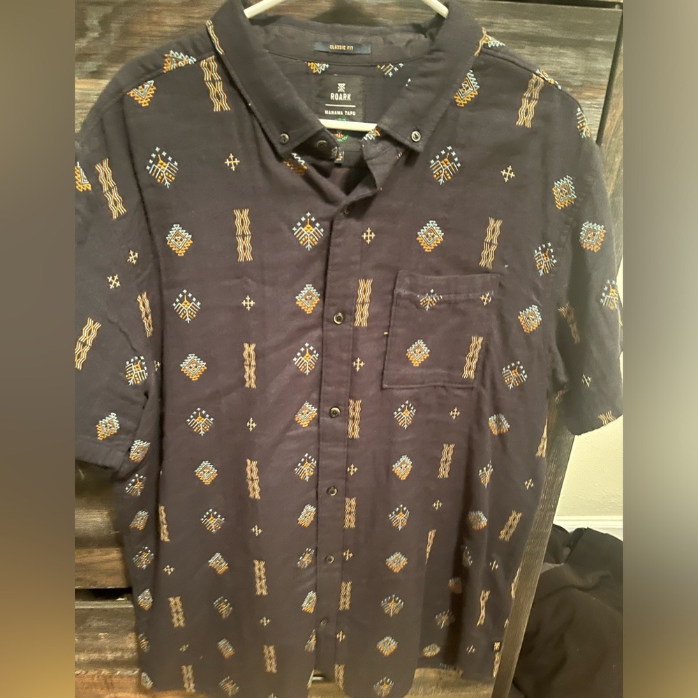 Roark ss button up navy with embroidered detail